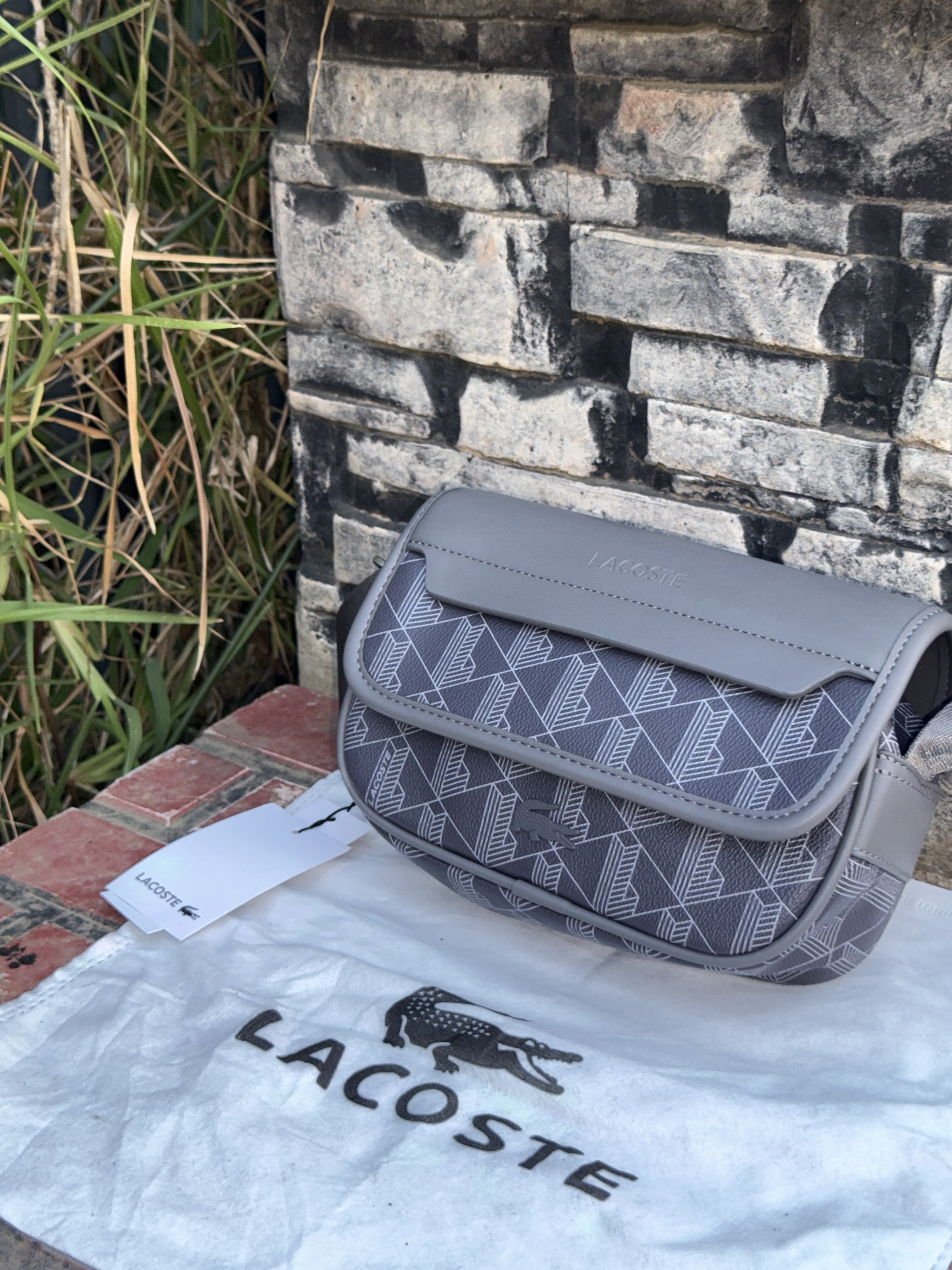Sacoche Lacoste monogramme