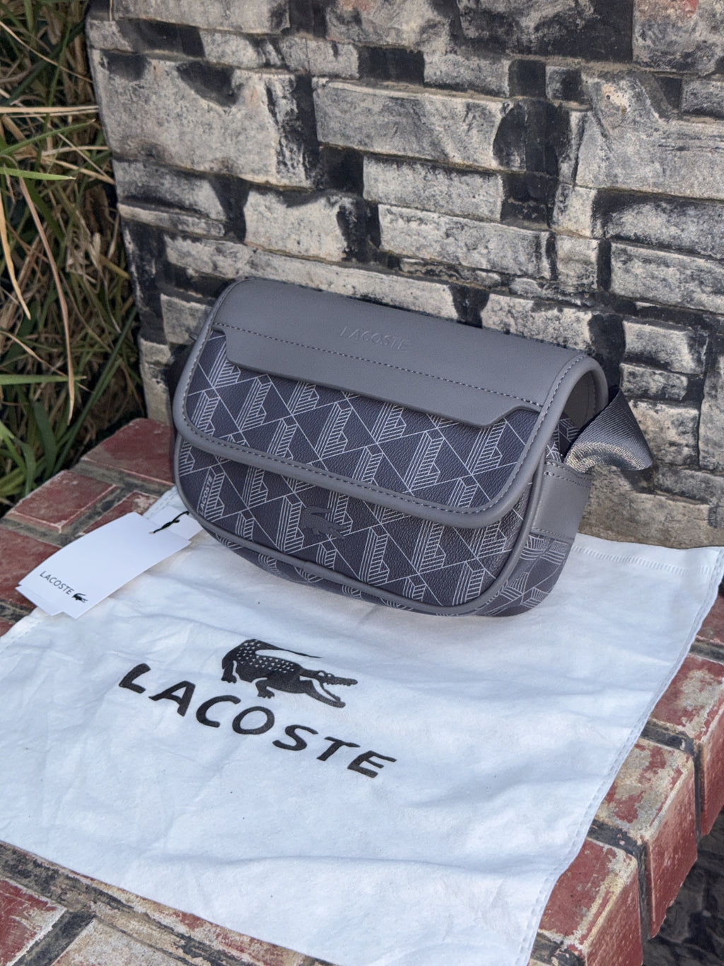 Sacoche Lacoste monogramme