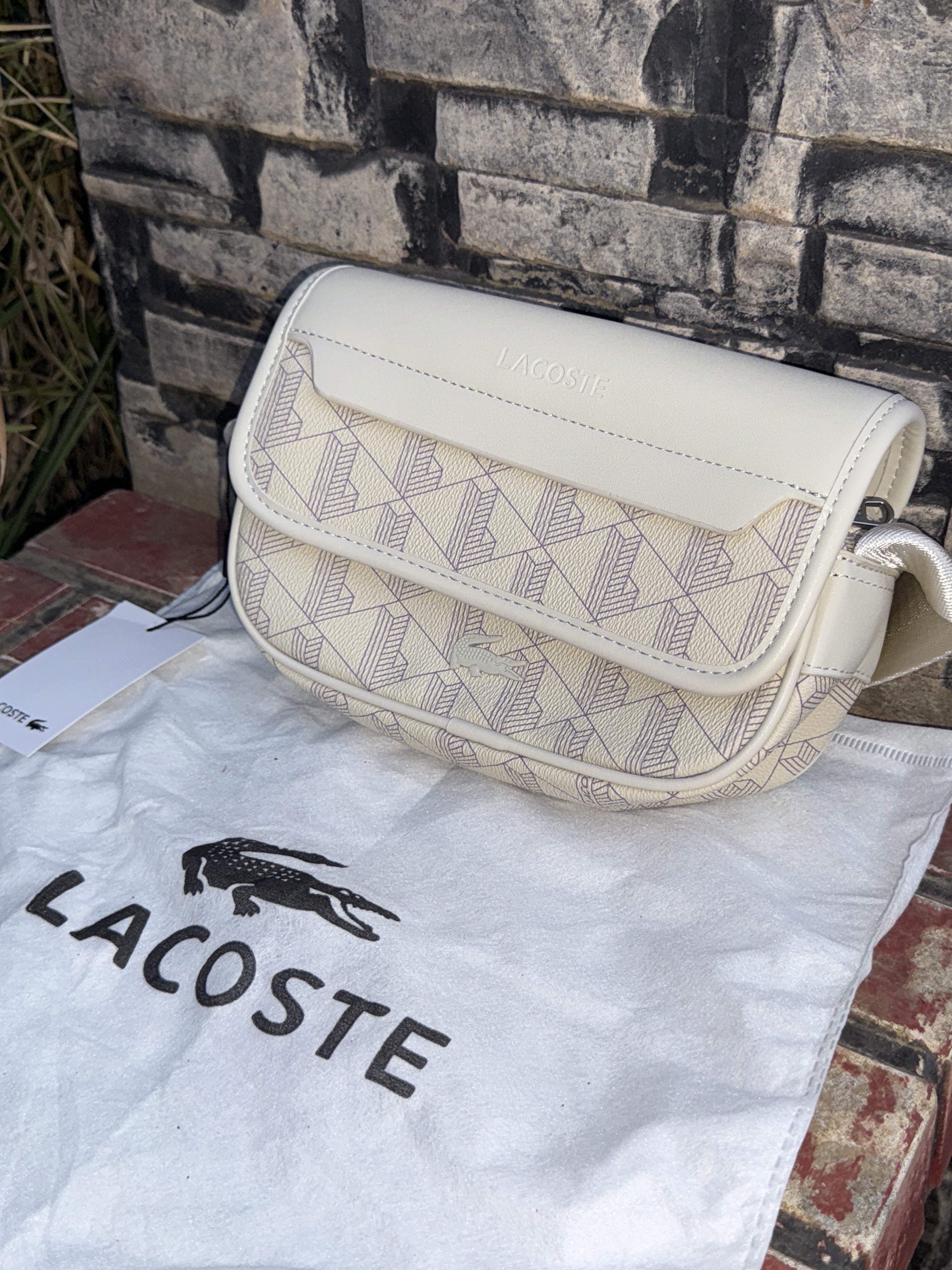 Sacoche Lacoste monogramme