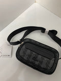 Sacoche Lacoste monogramme