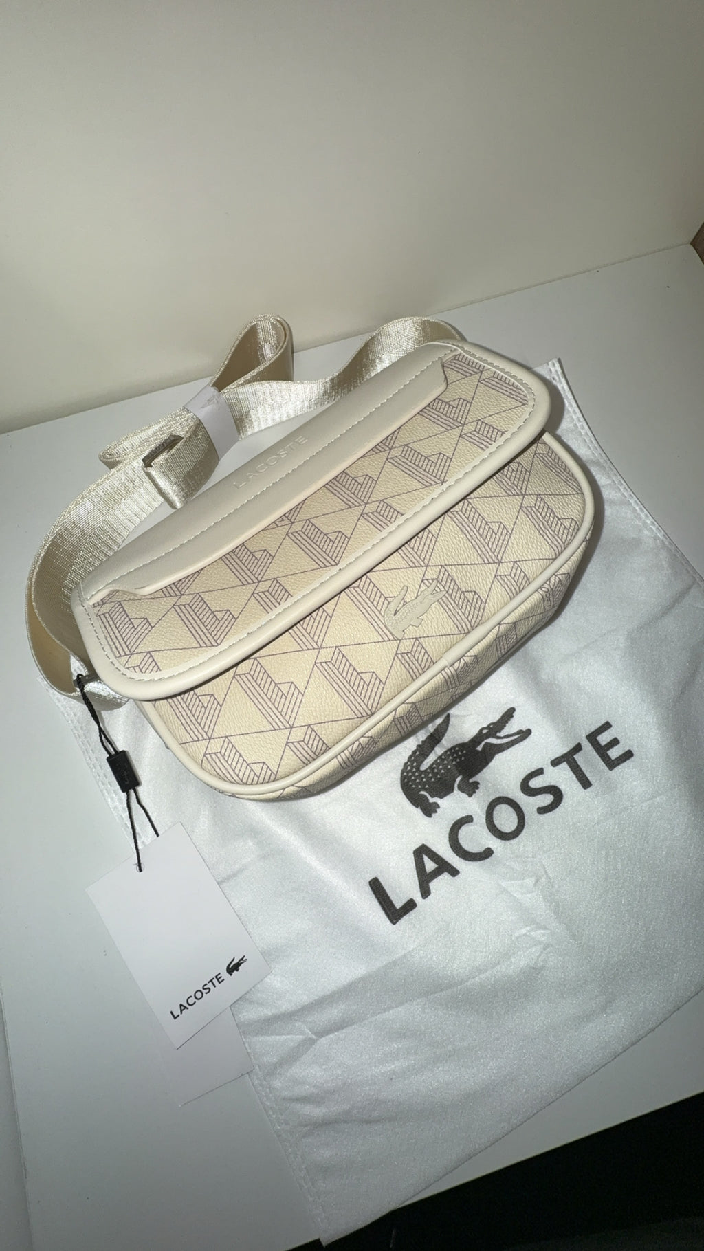 Sacoche Lacoste monogramme