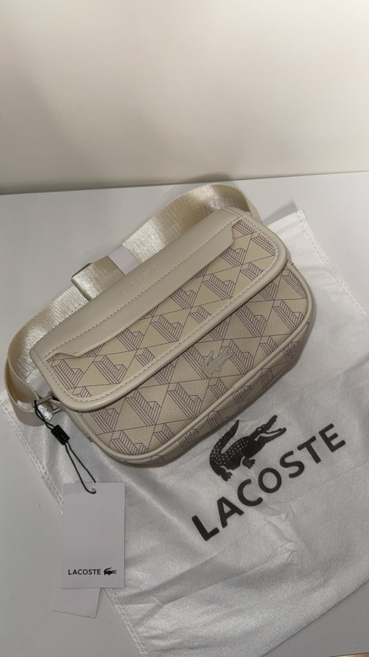 Sacoche Lacoste monogramme