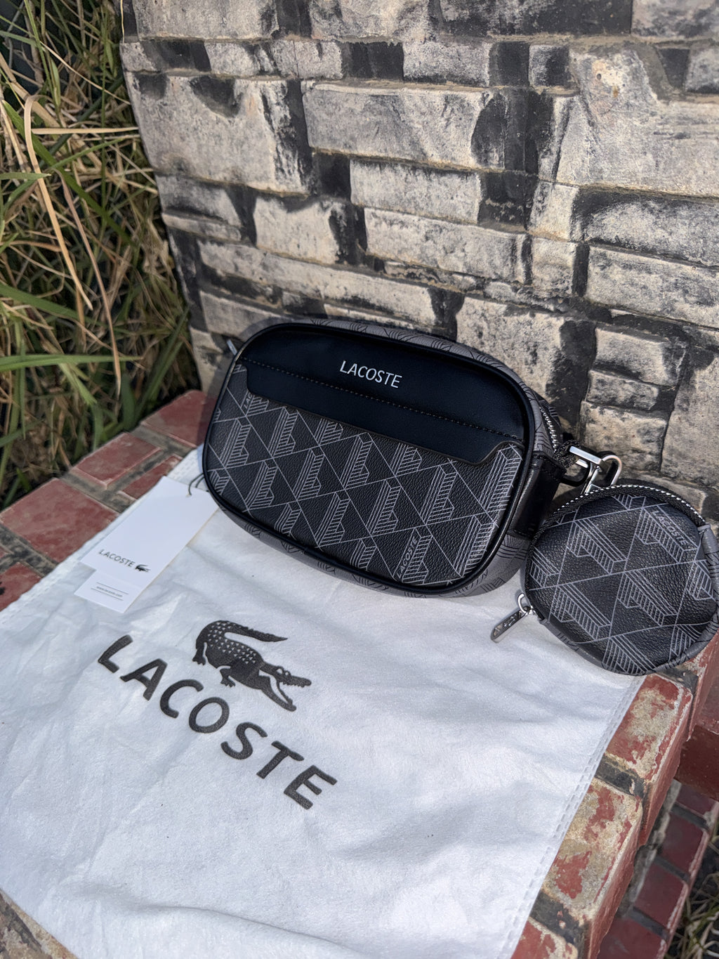 Sacoche lacoste monogramme