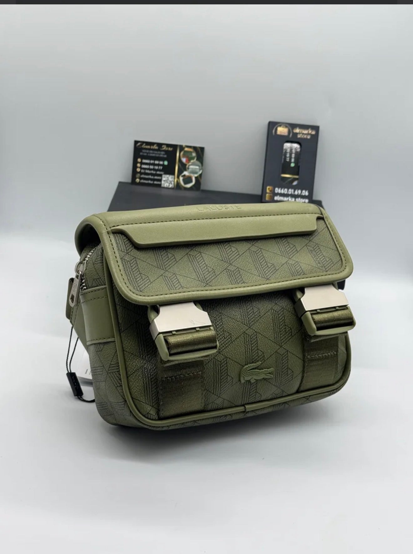Sacoche lacoste monogramme